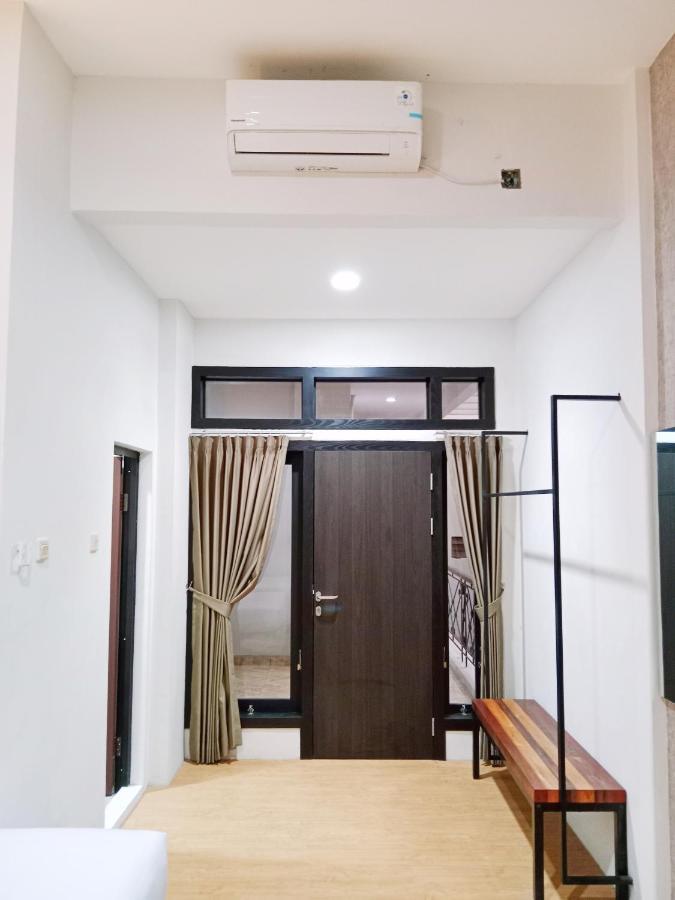 Andita Syariah Hotel Surabaya Exterior foto